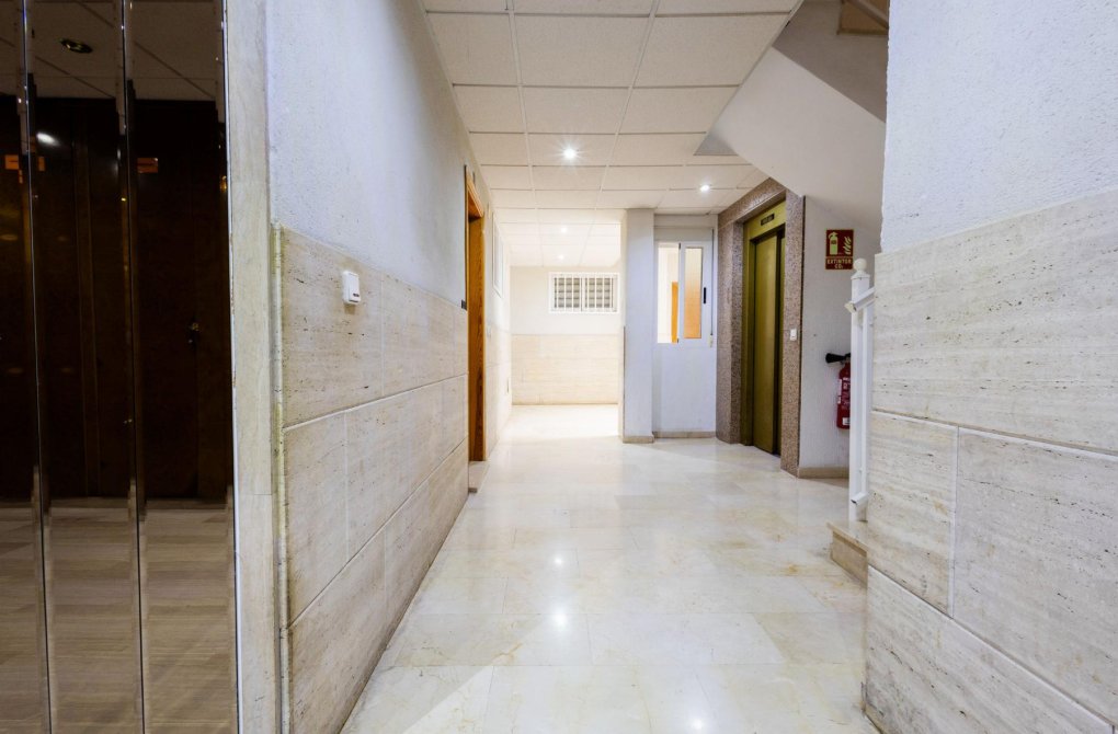 Resale - Apartment - Torrevieja - Centro