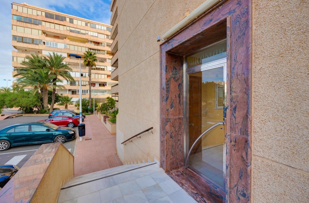 Resale - Apartment - Torrevieja - Cabo cervera