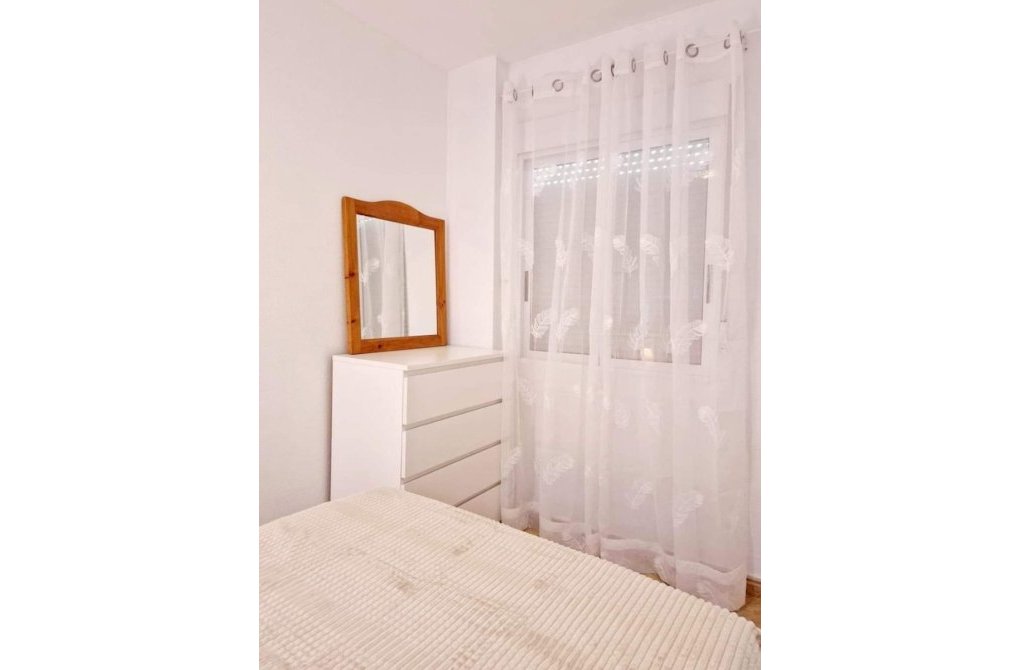 Resale - Apartment - Torrevieja - Parque las naciones