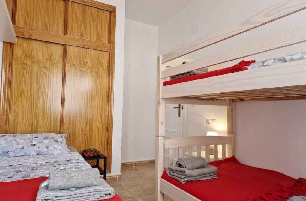 Resale - Apartment - Torrevieja - Parque las naciones