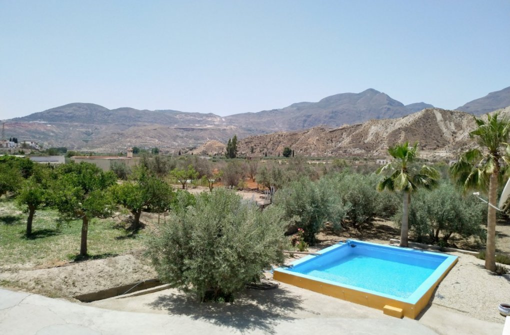 Resale - Country house - Alsodux - ALMERIA