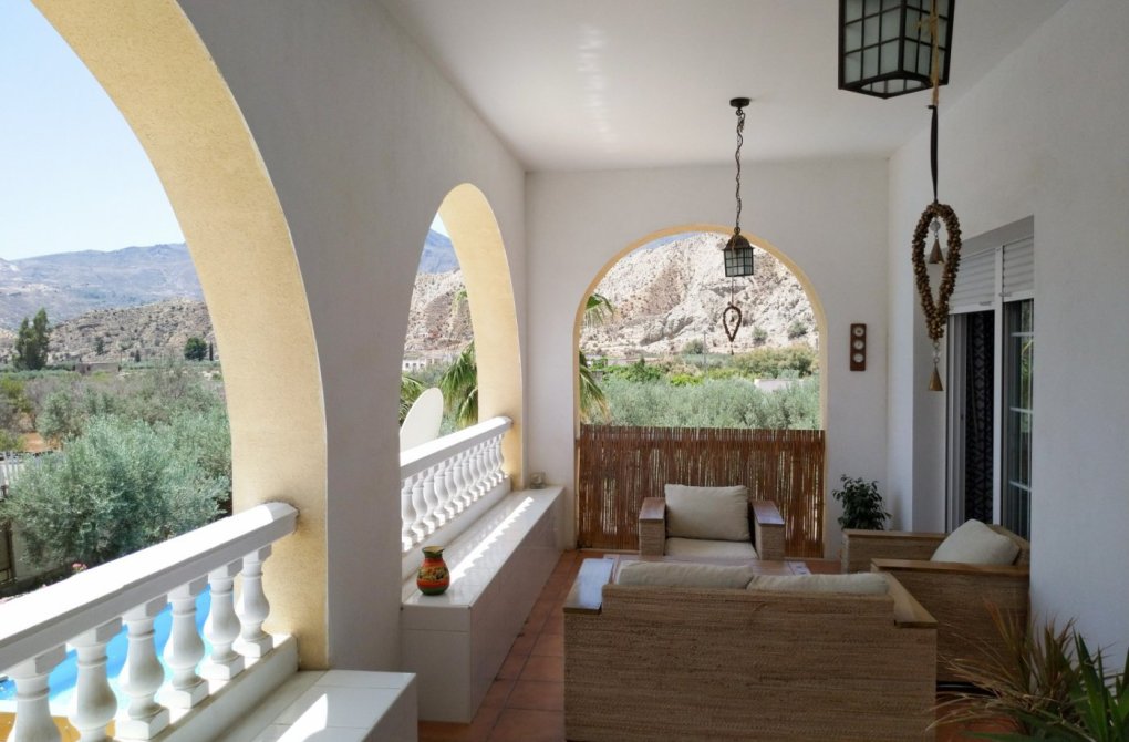 Resale - Country house - Alsodux - ALMERIA