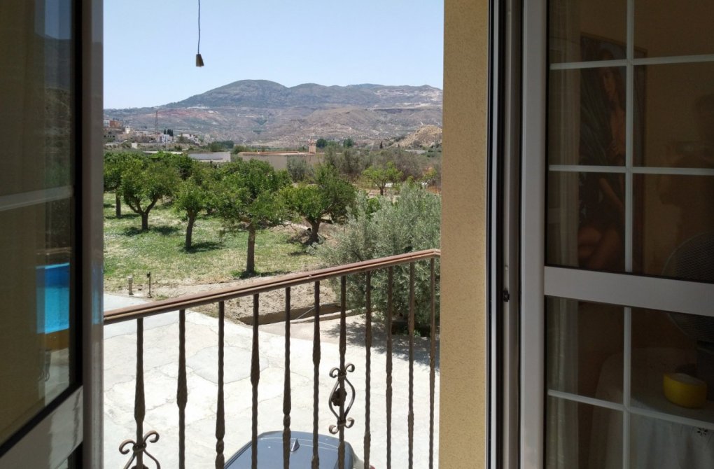 Resale - Country house - Alsodux - ALMERIA