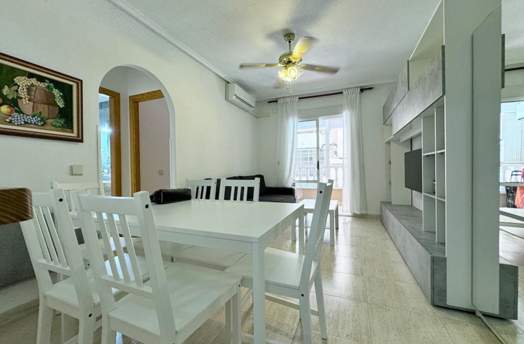 Resale - Apartment - Torrevieja - Playa del cura