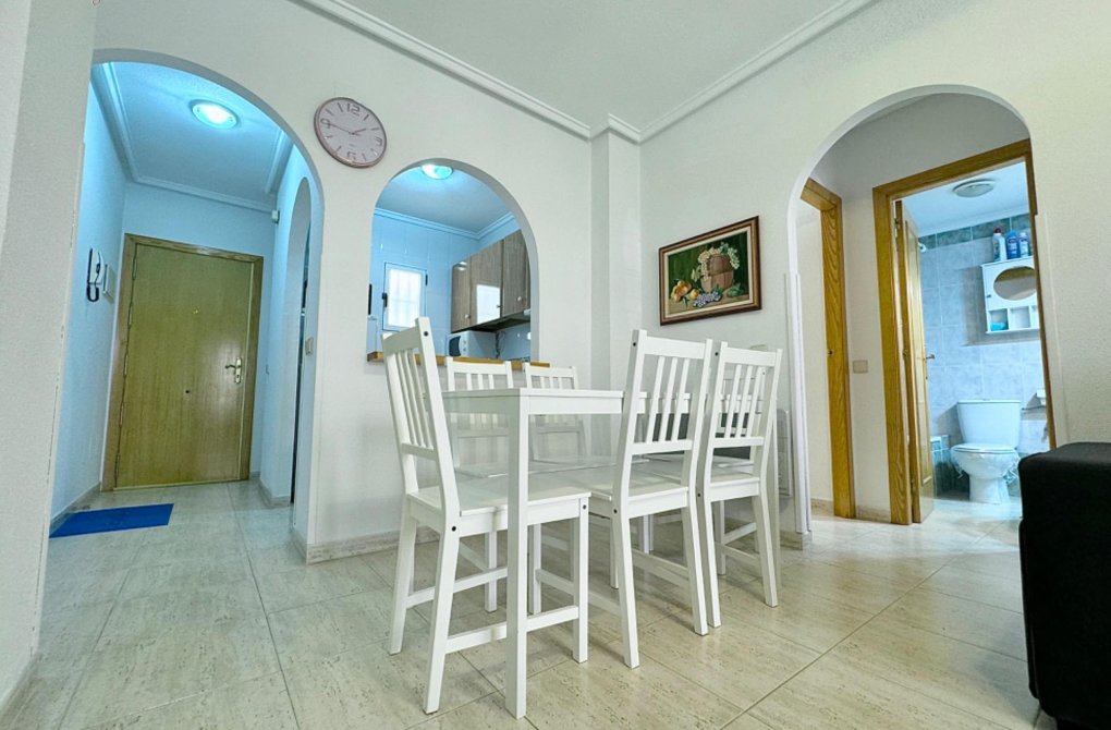 Resale - Apartment - Torrevieja - Playa del cura