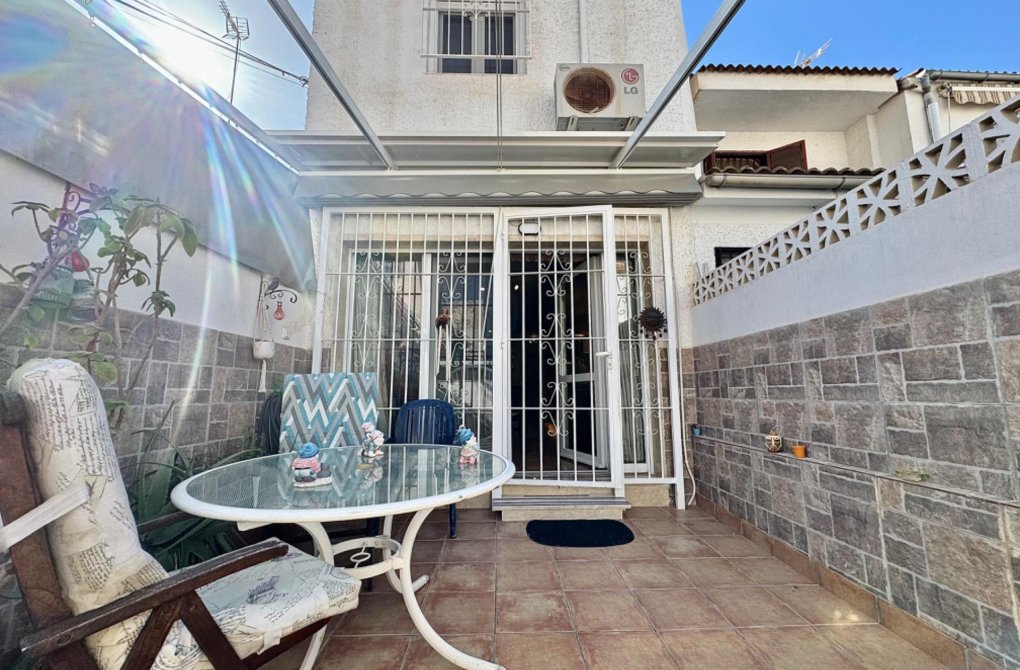 Resale - Terraced house - Torrevieja - Calas blanca