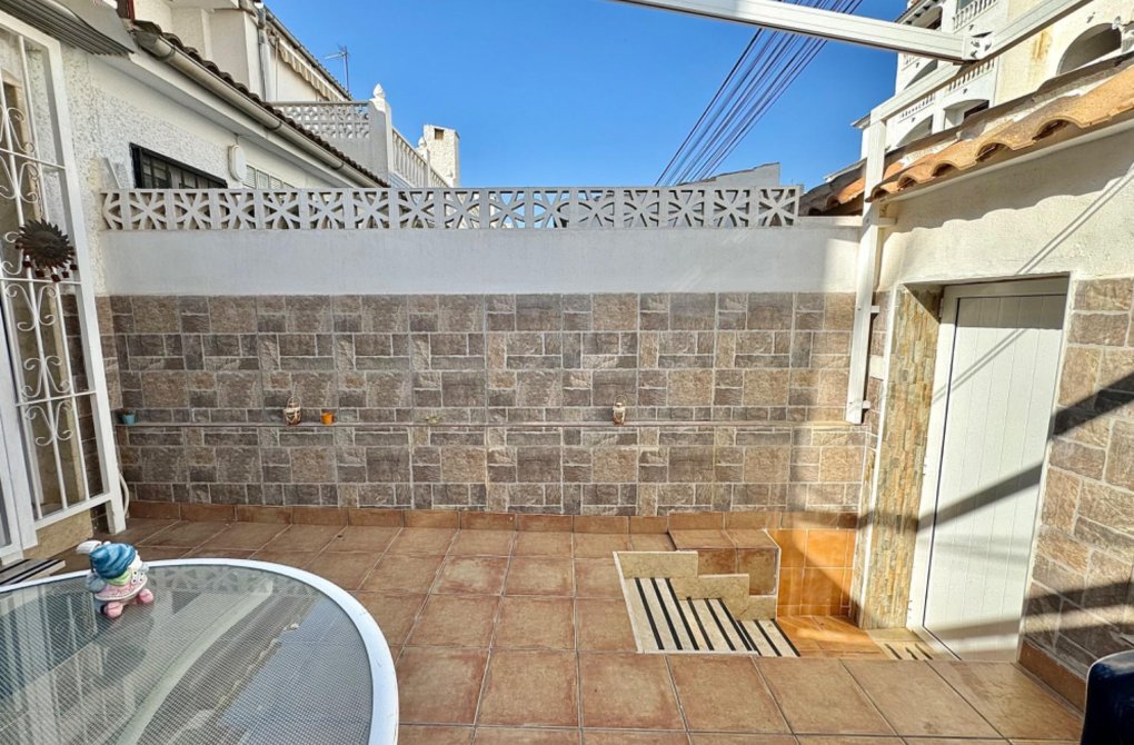 Resale - Terraced house - Torrevieja - Calas blanca