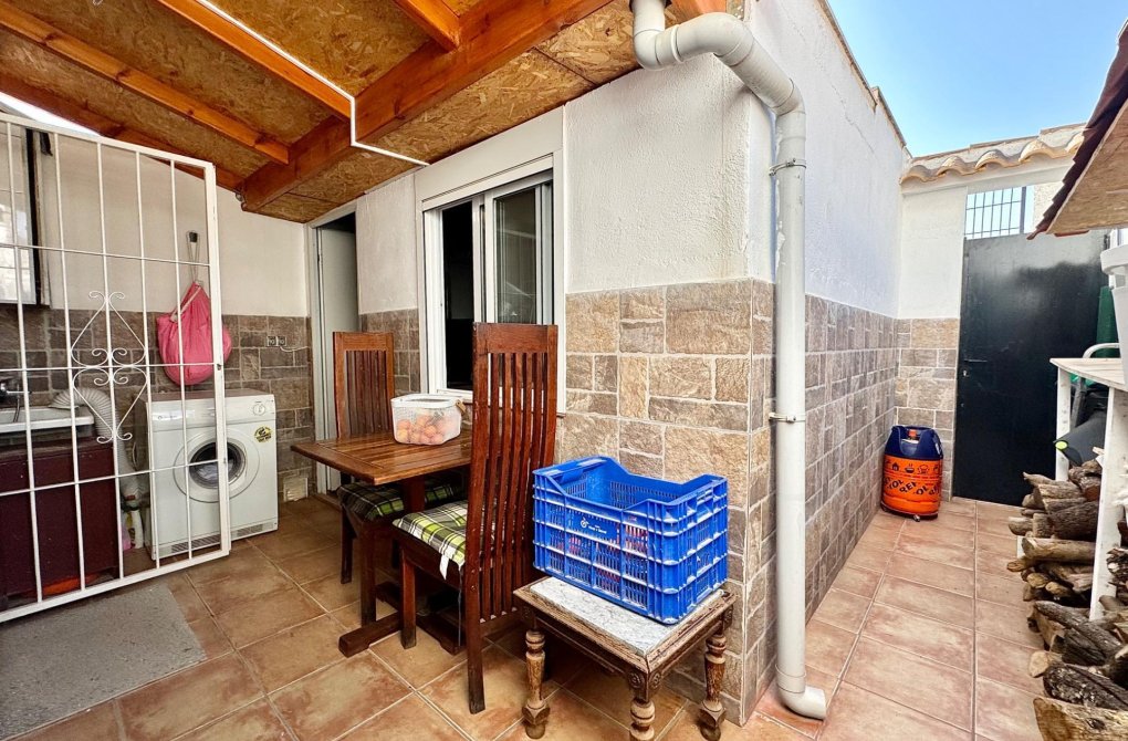 Resale - Terraced house - Torrevieja - Calas blanca