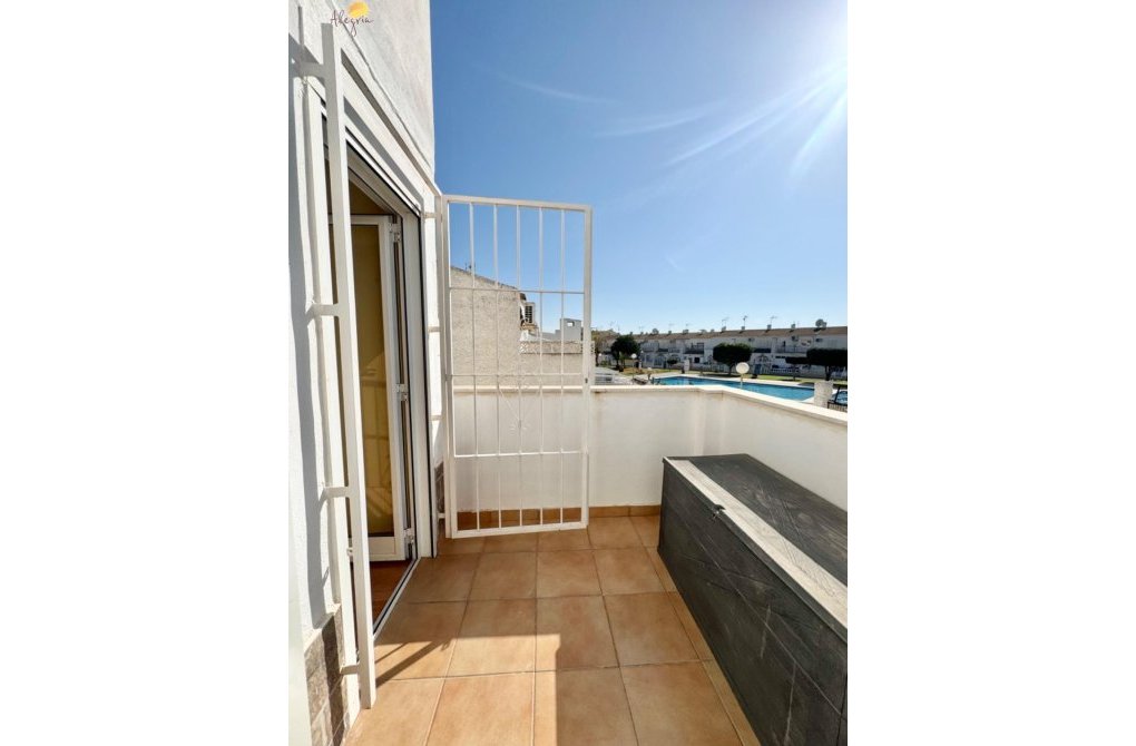 Resale - Terraced house - Torrevieja - Calas blanca