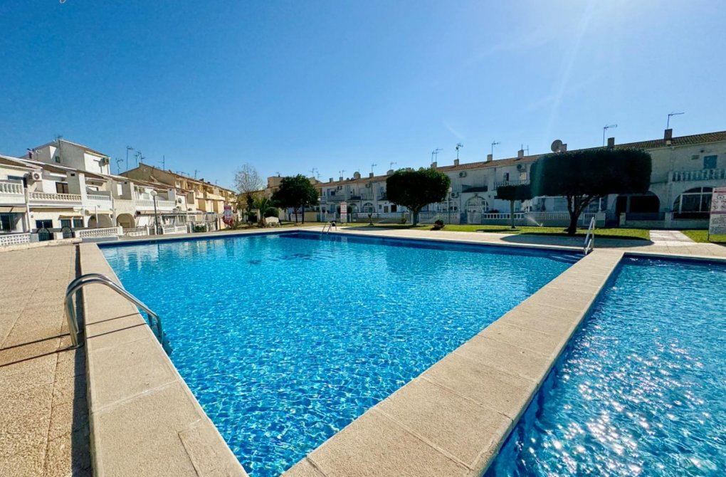 Resale - Terraced house - Torrevieja - Calas blanca