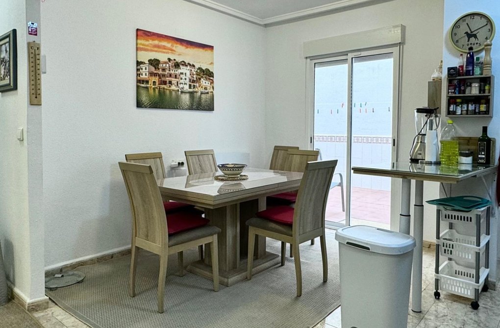 Resale - Apartment - Torrevieja - Playa del cura