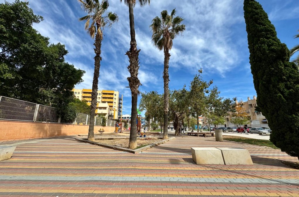 Resale - Apartment - Torrevieja - Playa del cura