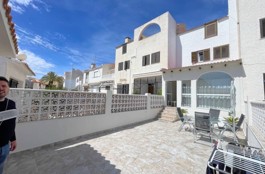 Resale - Terraced house - Torrevieja - Habaneras