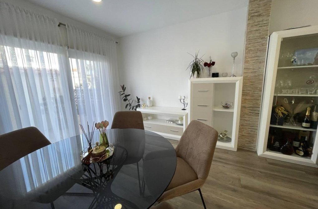 Resale - Terraced house - Torrevieja - Habaneras