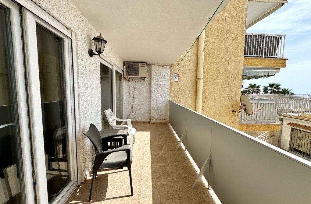 Resale - Apartment - Torrevieja - Playa del cura