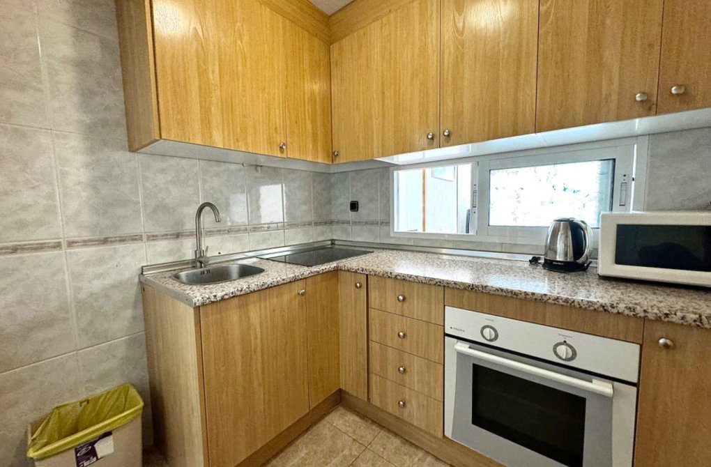 Resale - Apartment - Torrevieja - Playa del cura