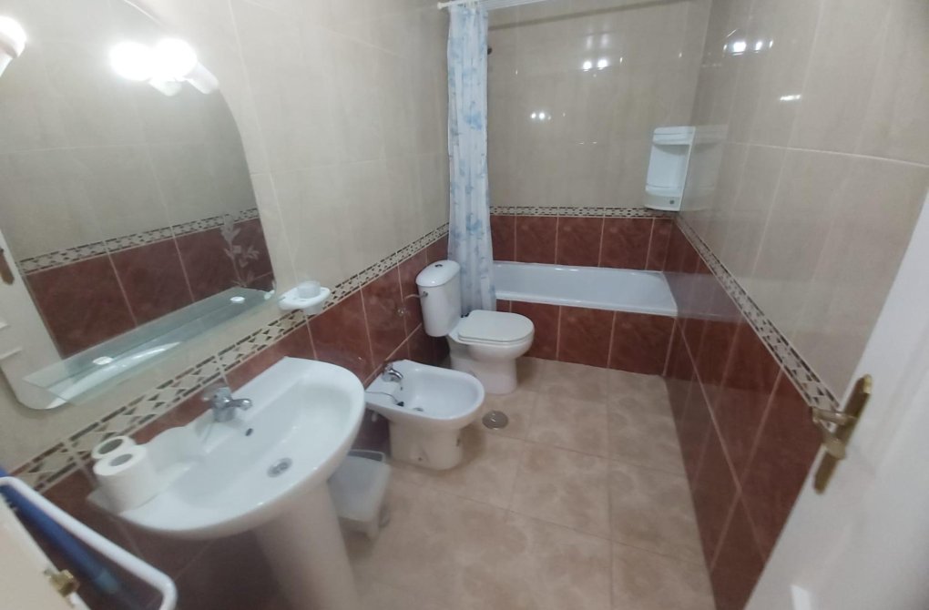 Resale - Apartment - Torrevieja - Centro