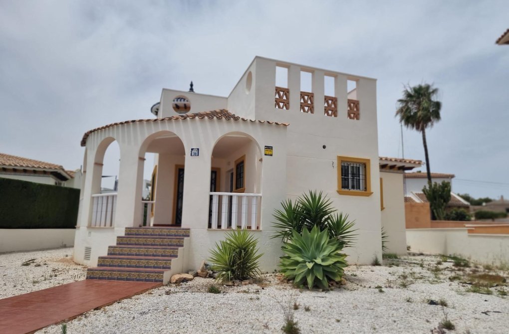 Resale - Villa - Orihuela Costa - Lomas de Cabo Roig