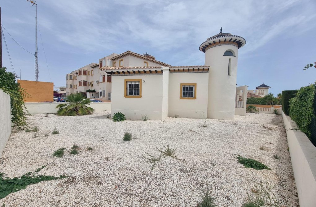 Resale - Villa - Orihuela Costa - Lomas de Cabo Roig