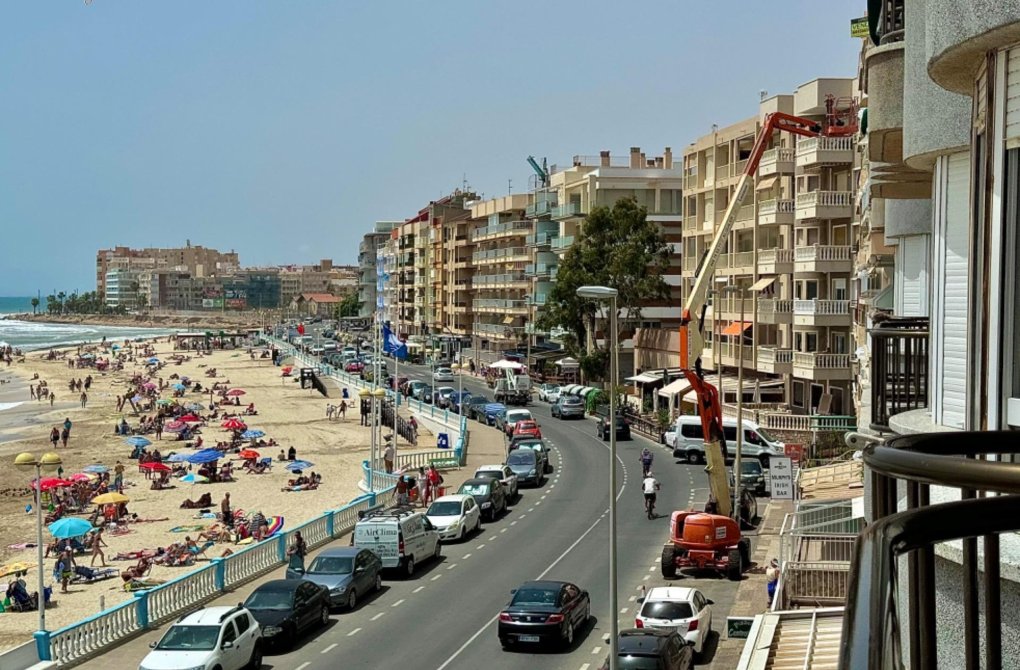 Resale - Apartment - Torrevieja - Playa de los locos