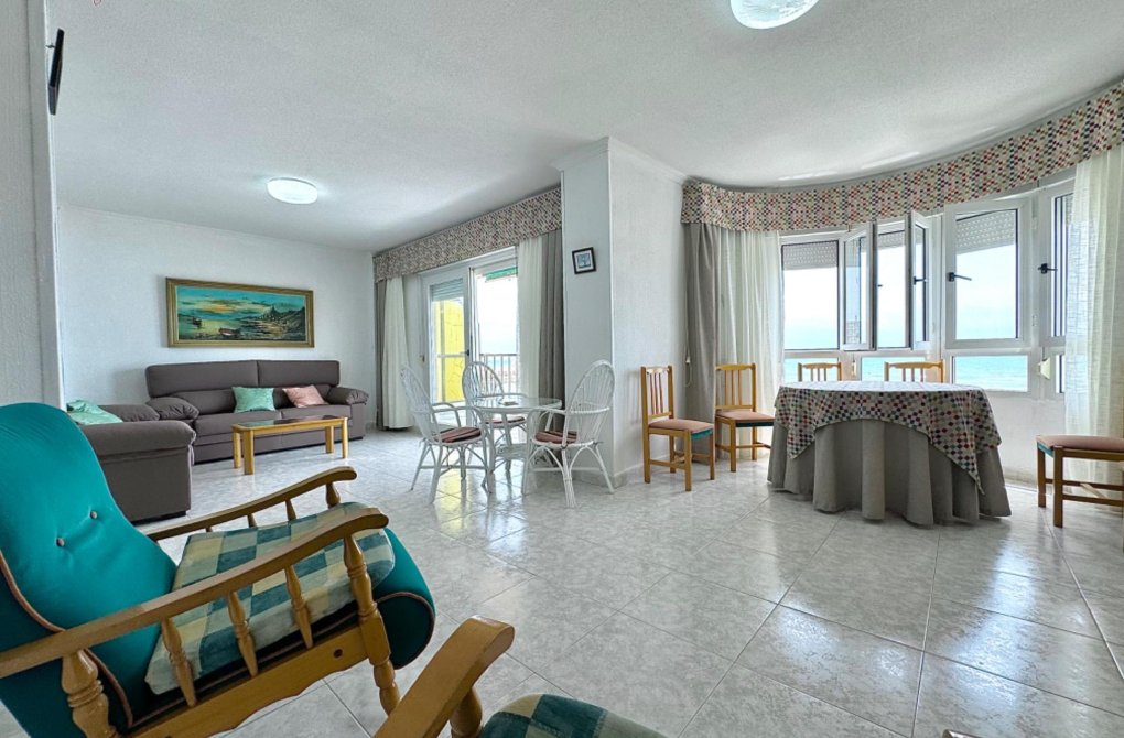 Resale - Apartment - Torrevieja - Playa de los locos