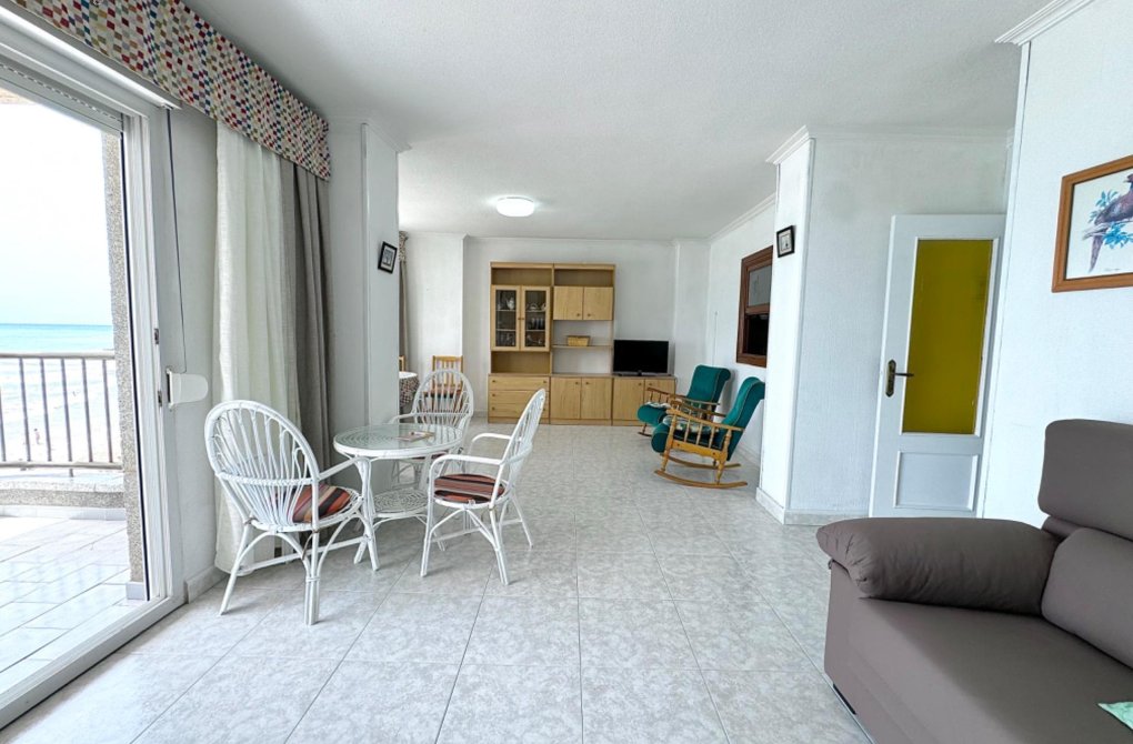 Resale - Apartment - Torrevieja - Playa de los locos