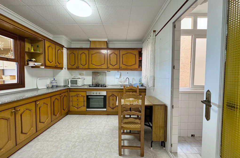 Resale - Apartment - Torrevieja - Playa de los locos