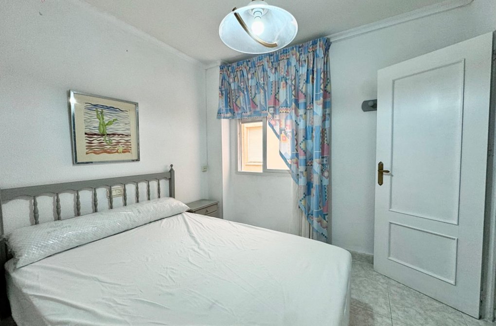 Resale - Apartment - Torrevieja - Playa de los locos