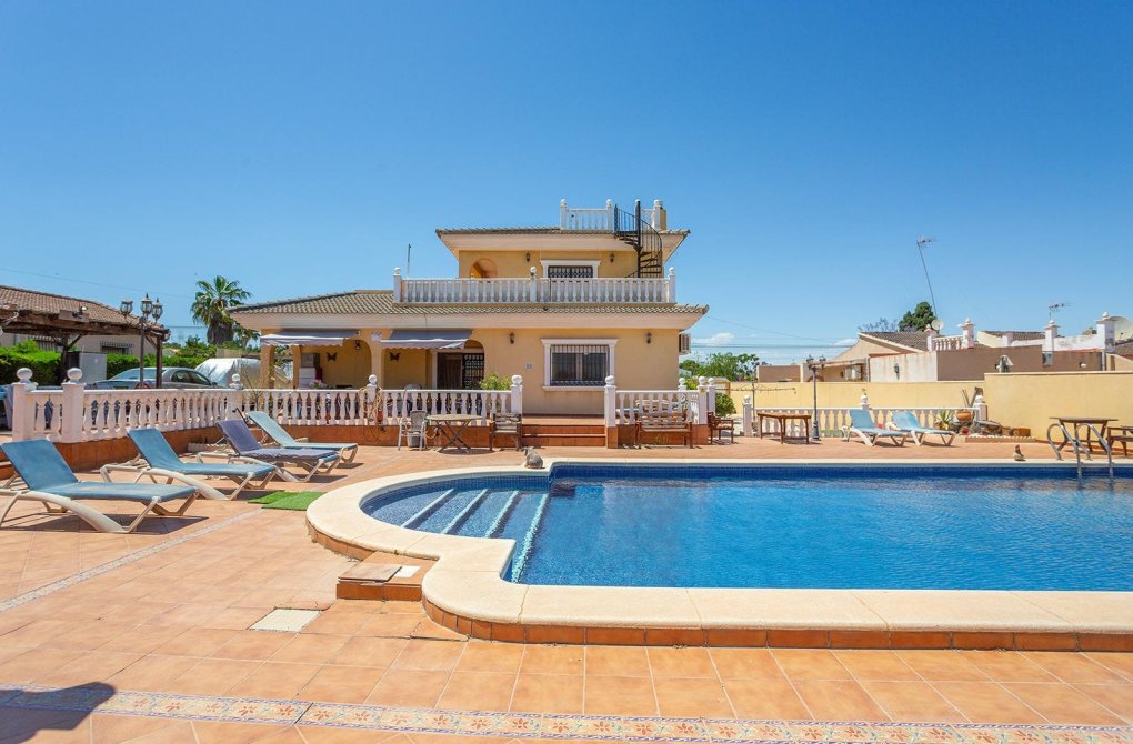 Resale - Villa - Torrevieja - Los balcones