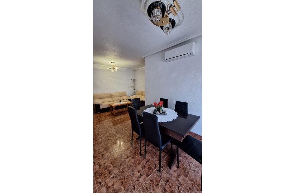 Resale - Apartment - Torrevieja - Habaneras