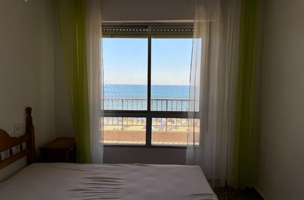 Resale - Apartment - Torrevieja - Playa de los locos