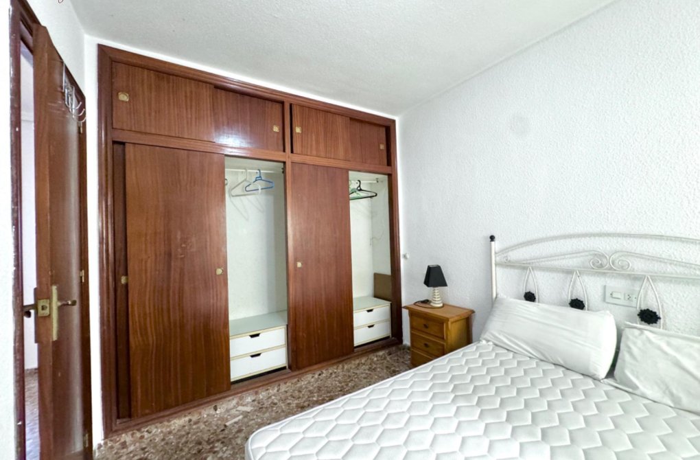 Resale - Apartment - Torrevieja - Playa de los locos