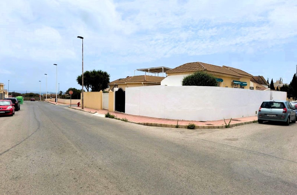 Resale - Villa - Torrevieja - Las calas