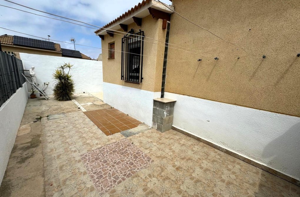 Resale - Villa - Torrevieja - Las calas