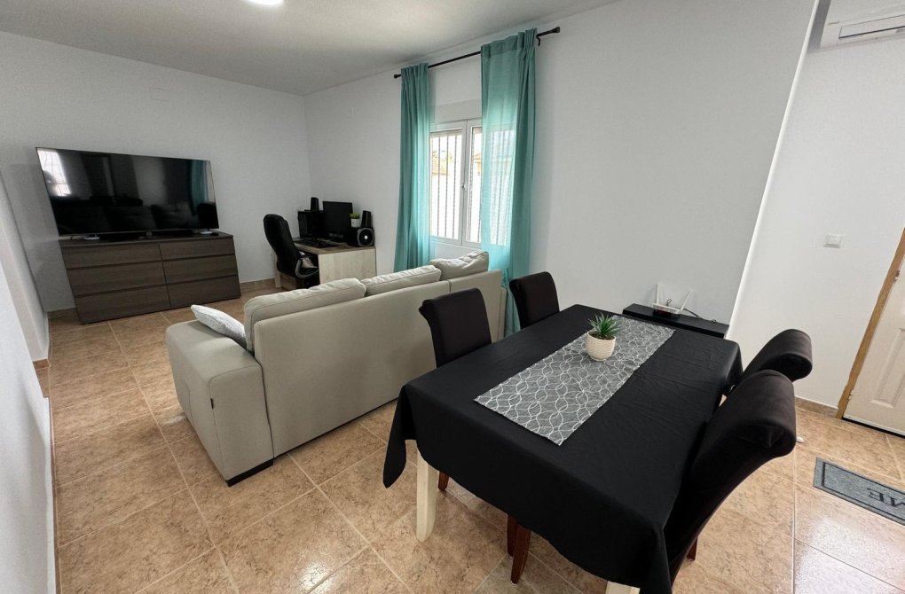 Resale - Villa - Torrevieja - Las calas