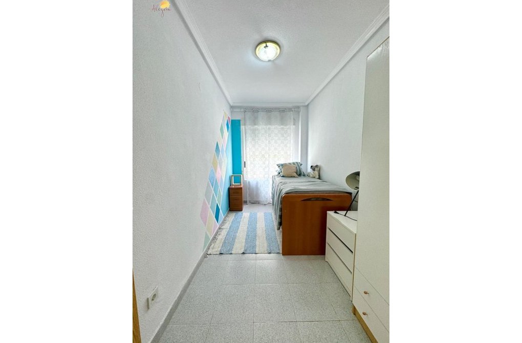 Resale - Apartment - Torrevieja - Cabo cervera