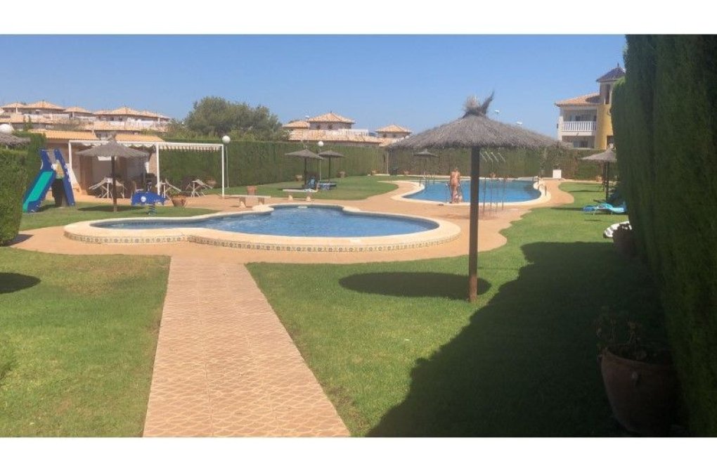 Resale - Villa - Orihuela Costa - Villamartín-Las Filipinas