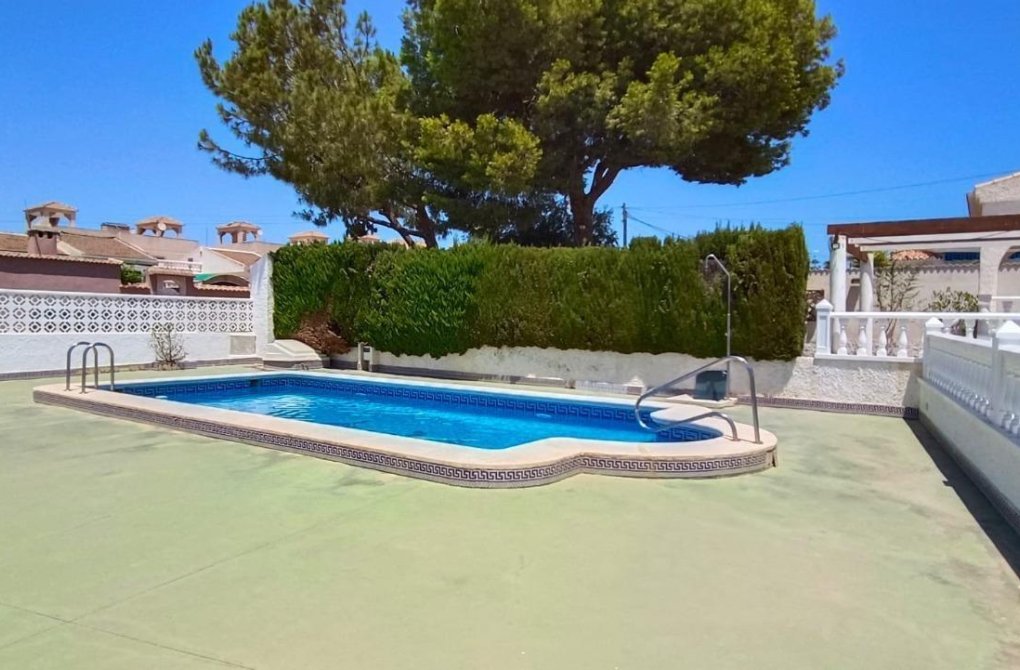 Resale - Villa - Torrevieja - San luis