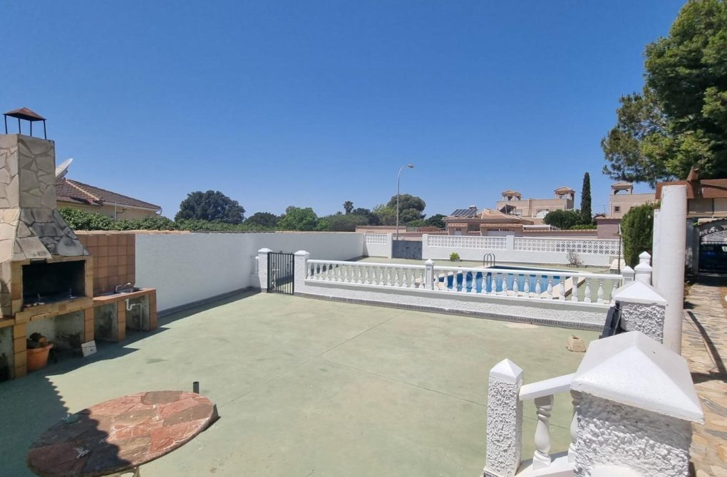 Resale - Villa - Torrevieja - San luis