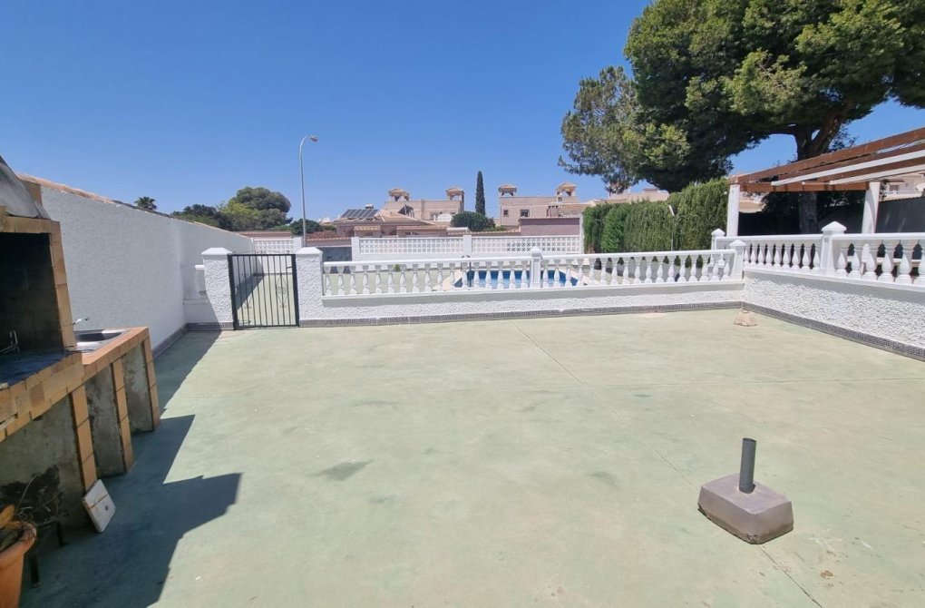 Resale - Villa - Torrevieja - San luis