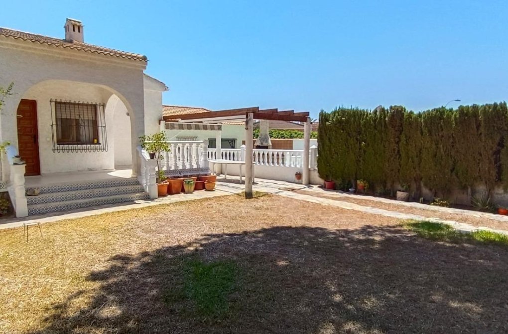 Resale - Villa - Torrevieja - San luis