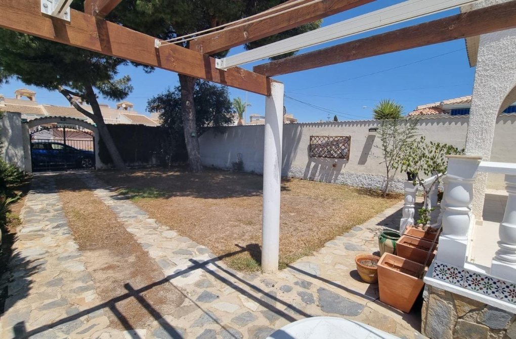 Resale - Villa - Torrevieja - San luis