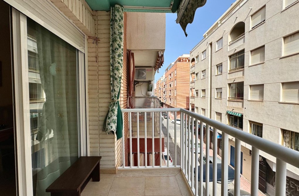 Resale - Apartment - Torrevieja - Playa del cura