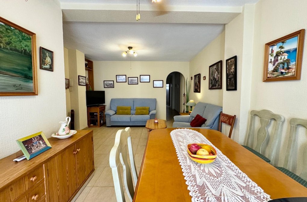 Resale - Apartment - Torrevieja - Playa del cura