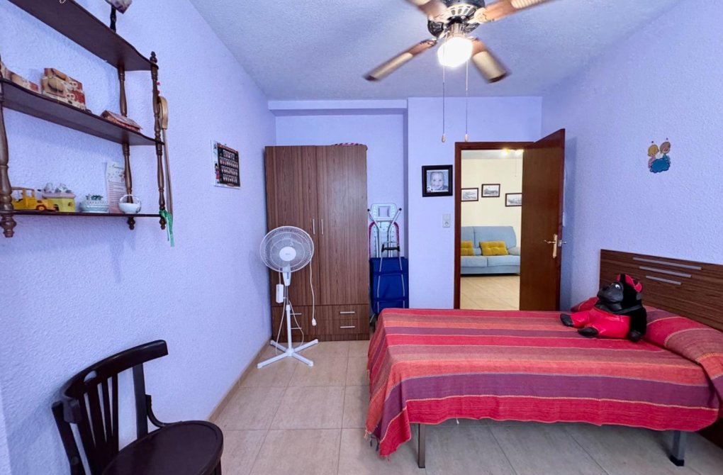 Resale - Apartment - Torrevieja - Playa del cura