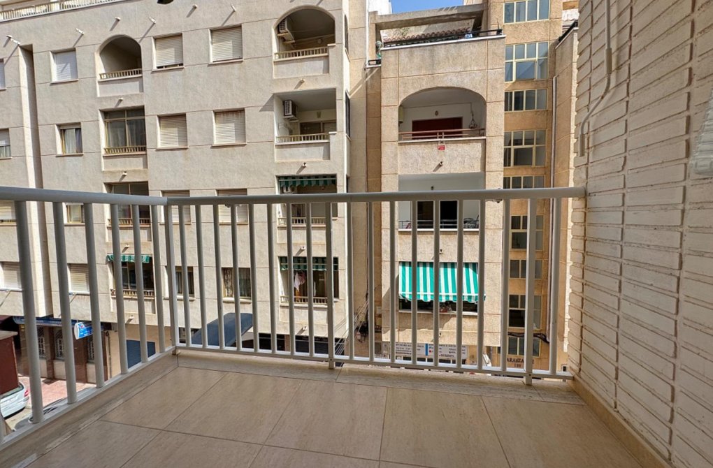 Resale - Apartment - Torrevieja - Playa del cura