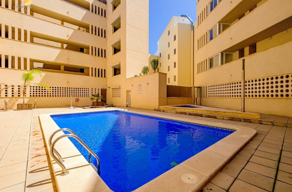 Resale - Apartment - Torrevieja - Playa del cura