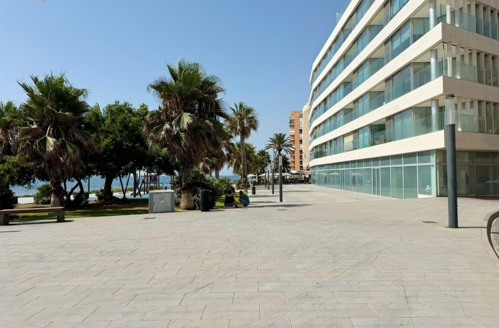 Resale - Apartment - Torrevieja - Playa del cura