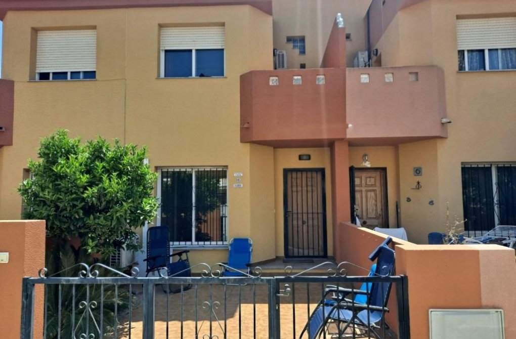 Resale - Bungalow - Orihuela Costa - Campoamor