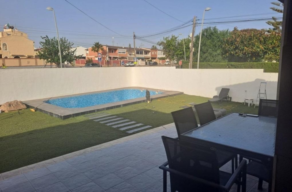 Resale - Villa - Torrevieja - Los balcones